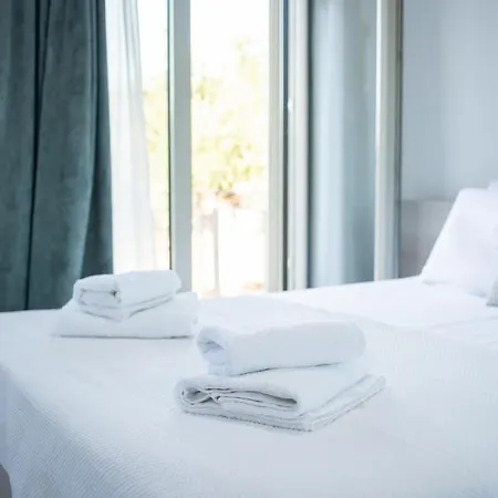 Alonakia Филиатра