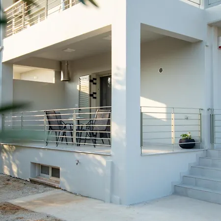 Alonakia Semesterbostad